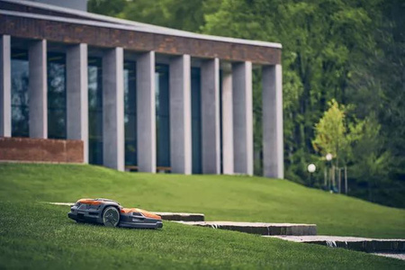 Robot koszący Husqvarna CEORA™ 546 EPOS™ / RZ 43L / CS4