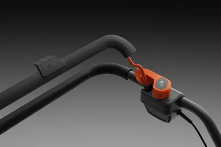 Kosiarka akumulatorowa HUSQVARNA LC 137i z akumulatorem i ładowarką