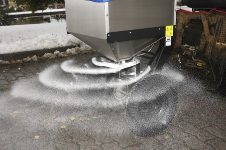 Rozsiewacz soli i piasku RV200