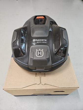 HUSQVARNA AUTOMOWER® 405XE NERA z modułem Epos-pokazowy