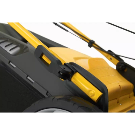 Kosiarka spalinowa z napędem Combi 53 SQ